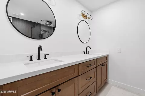 Bath - 3601 E Cholla St, Phoenix, AZ 85028 photo 1 of 4