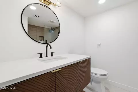 Bath - 3601 E Cholla St, Phoenix, AZ 85028 photo 3 of 4