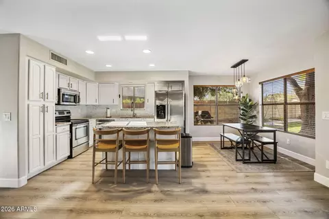Kitchen - 4402 E Gatewood Rd, Phoenix, AZ 85050 photo 2 of 4