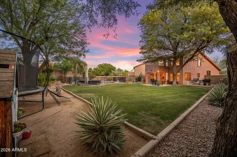 Exterior - 4402 E Gatewood Rd, Phoenix, AZ 85050 photo 6 of 9