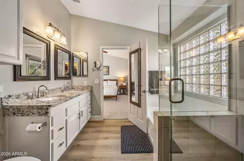 Bath - 4402 E Gatewood Rd, Phoenix, AZ 85050 photo 4 of 5