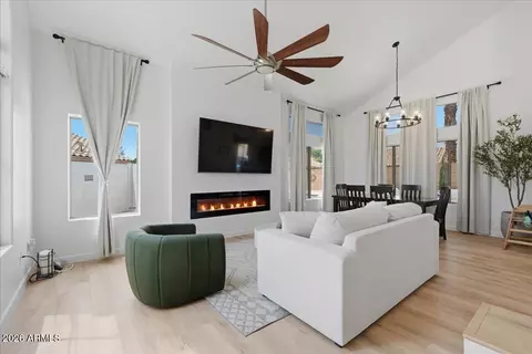 2442 S Augustine Cir, Mesa, AZ 85209