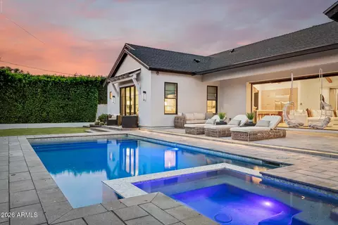 Exterior - 4557 E Calle Tuberia --, Phoenix, AZ 85018 photo 3 of 8