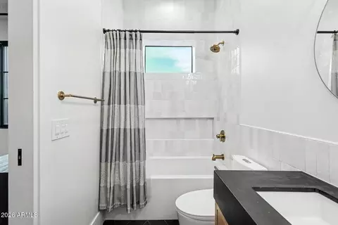 Bath - 4557 E Calle Tuberia --, Phoenix, AZ 85018 photo 5 of 7