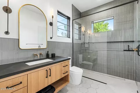 Bath - 4557 E Calle Tuberia --, Phoenix, AZ 85018 photo 3 of 7