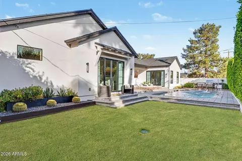 Exterior - 4557 E Calle Tuberia --, Phoenix, AZ 85018 photo 5 of 8
