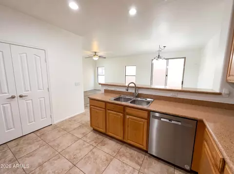 Kitchen - 5865 E Holmes Ave, Mesa, AZ 85206 photo 5 of 5