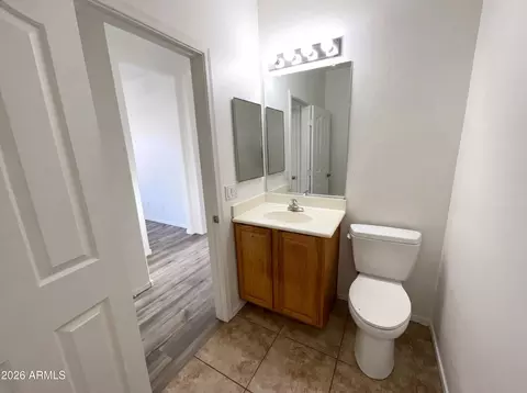 Bath - 5865 E Holmes Ave, Mesa, AZ 85206 photo 2 of 5