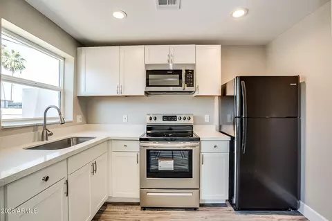 Kitchen - 211 S Doran --, Mesa, AZ 85204 photo 5 of 8