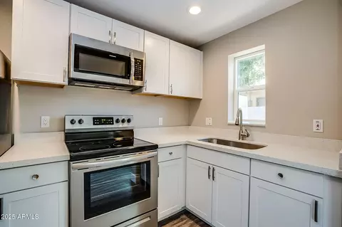 Kitchen - 211 S Doran --, Mesa, AZ 85204 photo 4 of 8