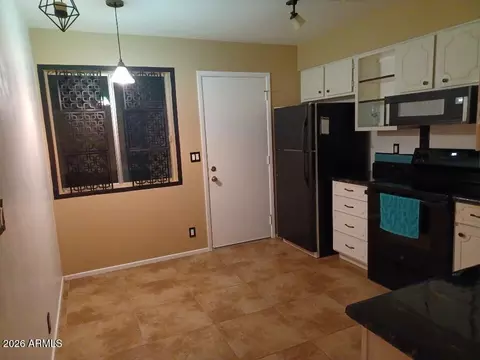 Kitchen - 4328 E Capri Ave #176, Mesa, AZ 85206 photo 3 of 3