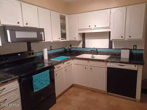 Kitchen - 4328 E Capri Ave #176, Mesa, AZ 85206 photo 2 of 2
