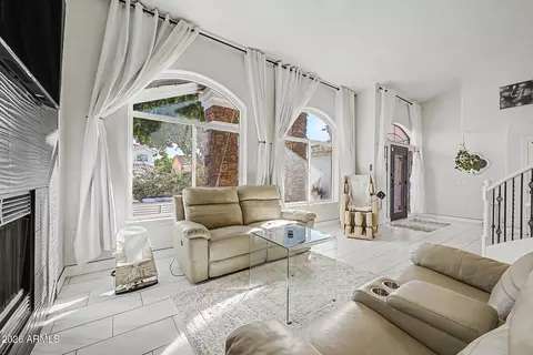 Living - 1734 E Queen Palm Dr, Gilbert, AZ 85234 photo 2 of 4
