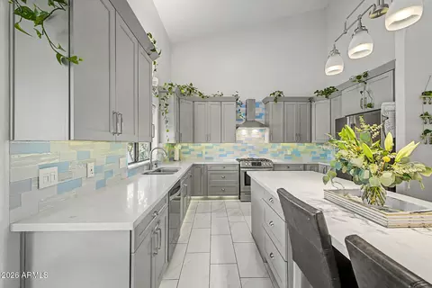 Kitchen - 1734 E Queen Palm Dr, Gilbert, AZ 85234 photo 1 of 6