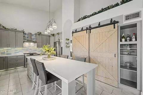 Kitchen - 1734 E Queen Palm Dr, Gilbert, AZ 85234 photo 5 of 6