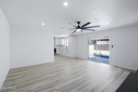 Living - 4036 W Thunderbird Rd, Phoenix, AZ 85053 photo 4 of 4