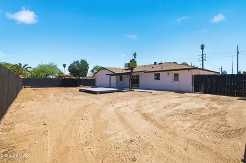 Exterior - 4036 W Thunderbird Rd, Phoenix, AZ 85053 photo 4 of 5