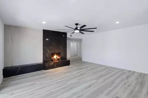 Living - 4036 W Thunderbird Rd, Phoenix, AZ 85053 photo 2 of 4