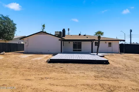 Exterior - 4036 W Thunderbird Rd, Phoenix, AZ 85053 photo 3 of 5