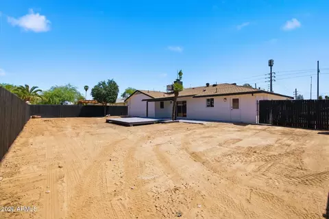 Exterior - 4036 W Thunderbird Rd, Phoenix, AZ 85053 photo 5 of 5