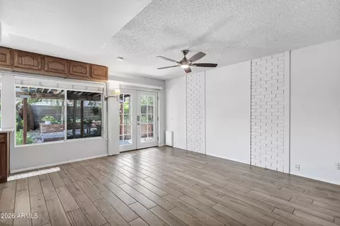 Living - 971 E Lobster Trap Ln, Tempe, AZ 85283 photo 4 of 4