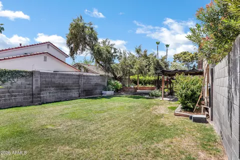 Exterior - 971 E Lobster Trap Ln, Tempe, AZ 85283 photo 5 of 11