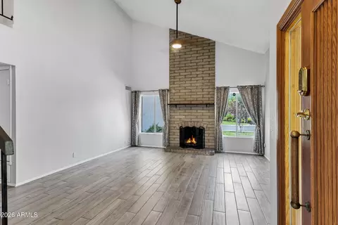 Living - 971 E Lobster Trap Ln, Tempe, AZ 85283 photo 1 of 4