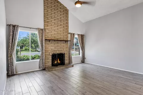 Living - 971 E Lobster Trap Ln, Tempe, AZ 85283 photo 3 of 4