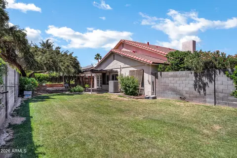 Exterior - 971 E Lobster Trap Ln, Tempe, AZ 85283 photo 4 of 11