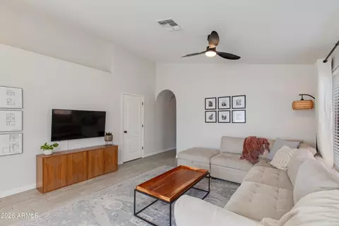 Living - 1018 N 90th Cir, Mesa, AZ 85207 photo 2 of 3