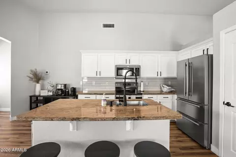 Kitchen - 4097 E Wagon Cir, Gilbert, AZ 85297 photo 2 of 2
