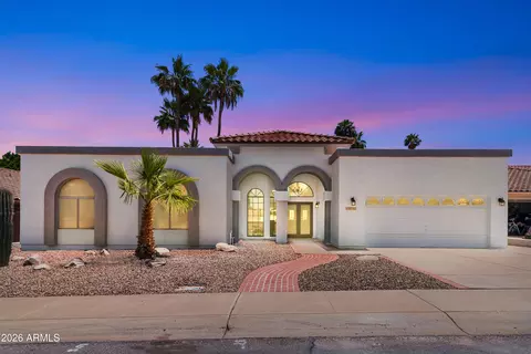 1031 S Capistrano Dr, Gilbert, AZ 85233