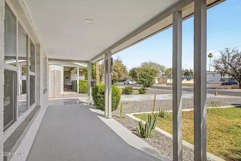 Exterior - 532 E Cheery Lynn Rd, Phoenix, AZ 85012 photo 3 of 9
