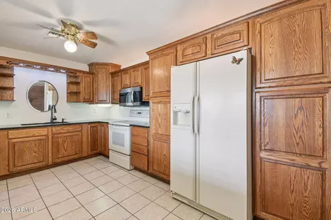 Kitchen - 3432 N 86th Ave, Phoenix, AZ 85037 photo 4 of 5