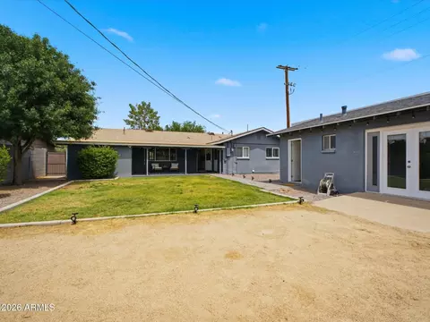 Exterior - 133 E Alameda Dr, Tempe, AZ 85282 photo 3 of 4