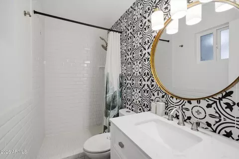 Bath - 133 E Alameda Dr, Tempe, AZ 85282 photo 1 of 3