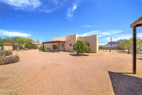 Exterior - 4642 N Tomahawk Rd, Apache Junction, AZ 85119 photo 5 of 6