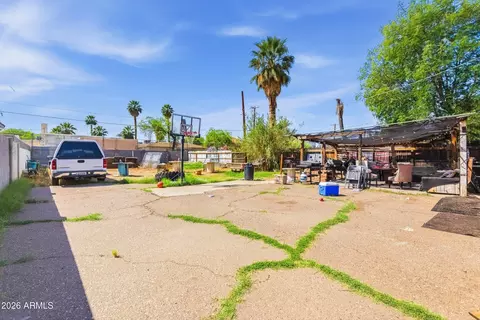 Exterior - 1025 E Roosevelt St, Phoenix, AZ 85006 photo 2 of 5