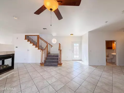 Living - 1519 E Desert Ln, Phoenix, AZ 85042 photo 2 of 3