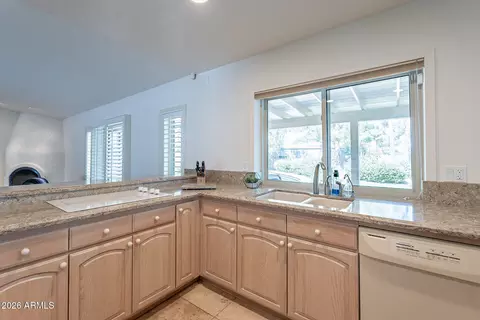 Kitchen - 4226 E North Ln, Phoenix, AZ 85028 photo 5 of 6