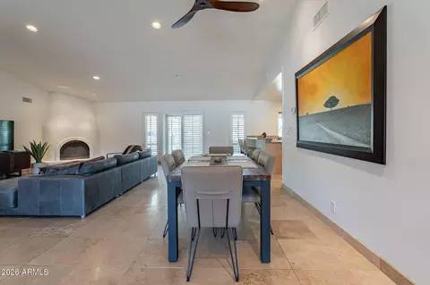 Dining - 4226 E North Ln, Phoenix, AZ 85028 photo 2 of 4