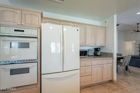 Kitchen - 4226 E North Ln, Phoenix, AZ 85028 photo 6 of 6