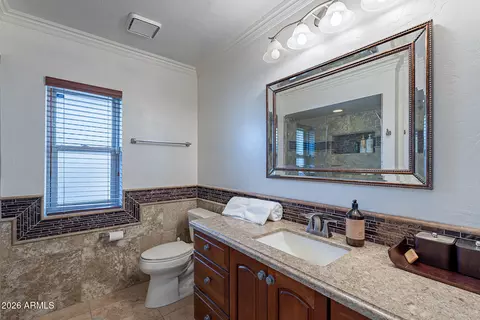 Bath - 4226 E North Ln, Phoenix, AZ 85028 photo 3 of 3
