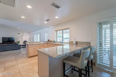 Kitchen - 4226 E North Ln, Phoenix, AZ 85028 photo 3 of 6
