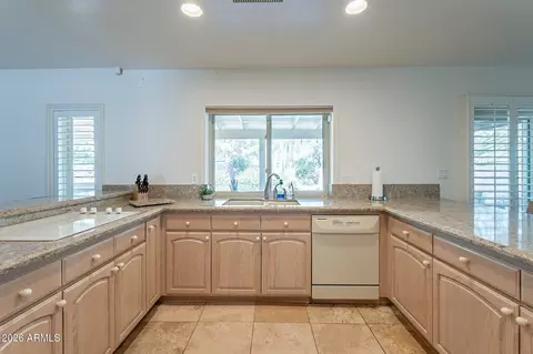 Kitchen - 4226 E North Ln, Phoenix, AZ 85028 photo 2 of 6