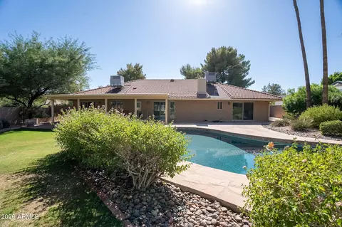 Exterior - 4226 E North Ln, Phoenix, AZ 85028 photo 11 of 13