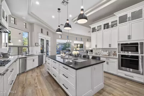 Kitchen - 377 E Clifton Ct, Gilbert, AZ 85295 photo 5 of 9