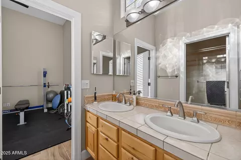 Bath - 377 E Clifton Ct, Gilbert, AZ 85295 photo 6 of 8
