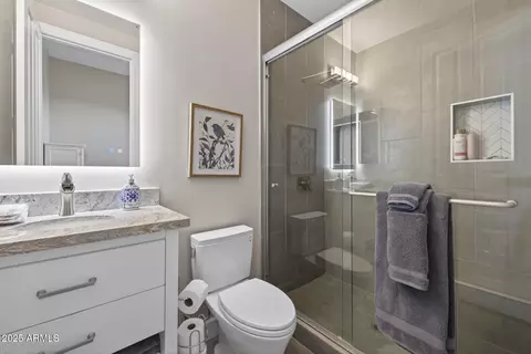 Bath - 377 E Clifton Ct, Gilbert, AZ 85295 photo 5 of 8