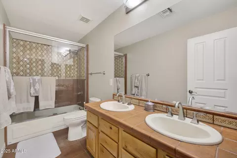 Bath - 377 E Clifton Ct, Gilbert, AZ 85295 photo 7 of 8
